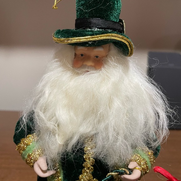 9.5” Tall Irish Santa Claus Cloth Figure, Holiday Decoration, St. Patricks Day. - Picture 2 of 8